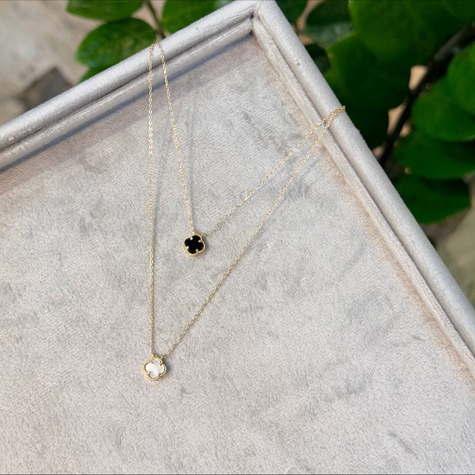 گردنبند مینیمال ونکلیف تک گل سنگ رنگی متنوع 1/3 گرمی